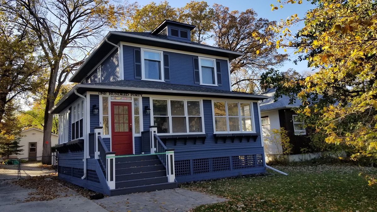Exterior painting Amber Trails MB